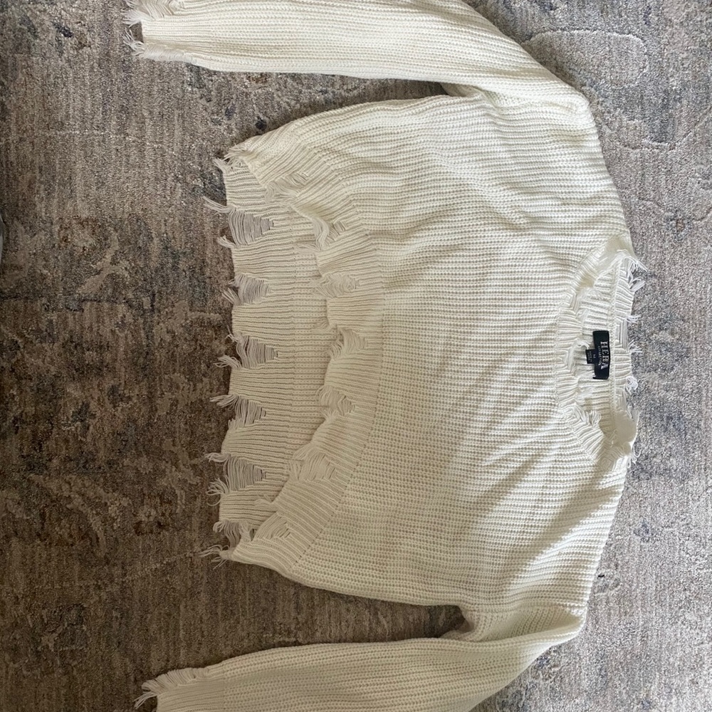 white fray cropped sweater